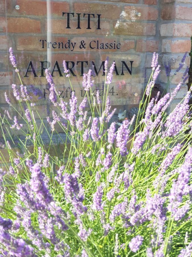 Titi Classic & Trendy Apartman Bük Eksteriør billede